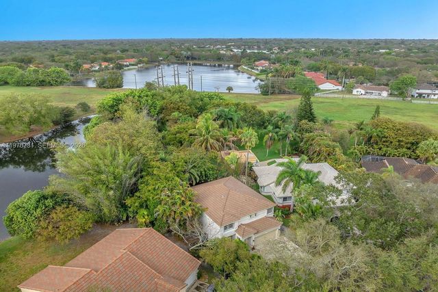 2940 Oslo Ave, Cooper City, FL 33026