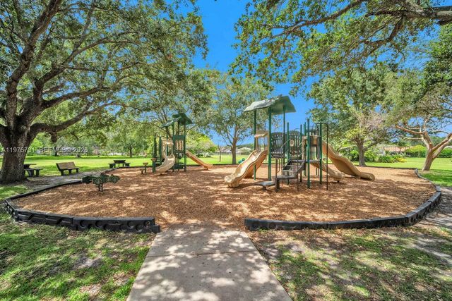 2940 Oslo Ave, Cooper City, FL 33026