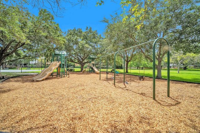 2940 Oslo Ave, Cooper City, FL 33026