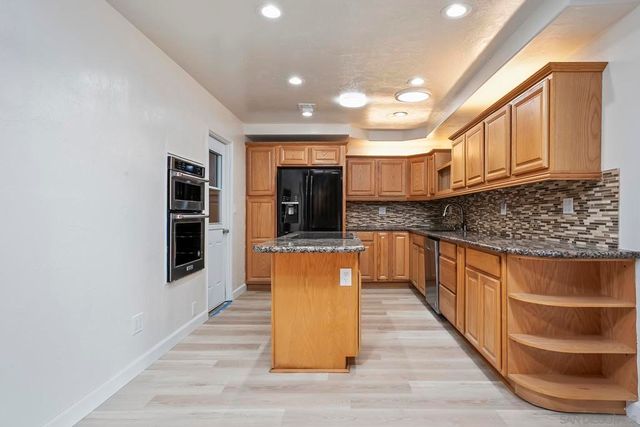 9213 FENWAY RD, Santee, CA 92071