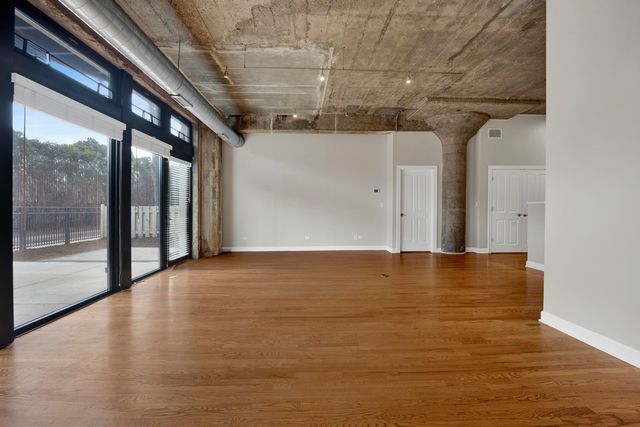 1071 W 15th Street 109, Chicago, IL 60608