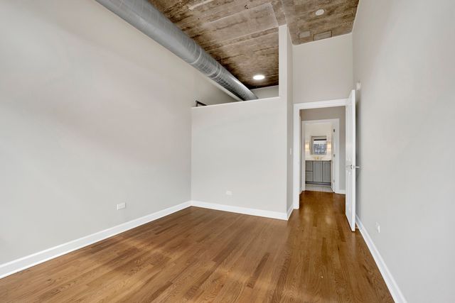 1071 W 15th Street 109, Chicago, IL 60608