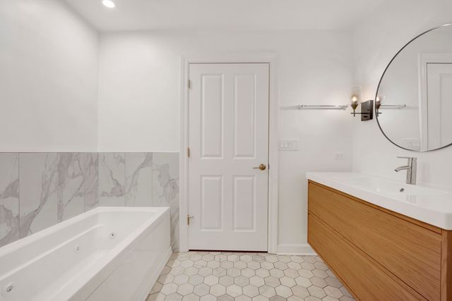 1071 W 15th Street 109, Chicago, IL 60608
