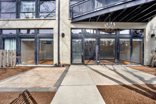 1071 W 15th Street 109, Chicago, IL 60608