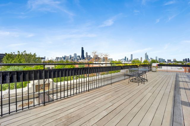 1071 W 15th Street 109, Chicago, IL 60608