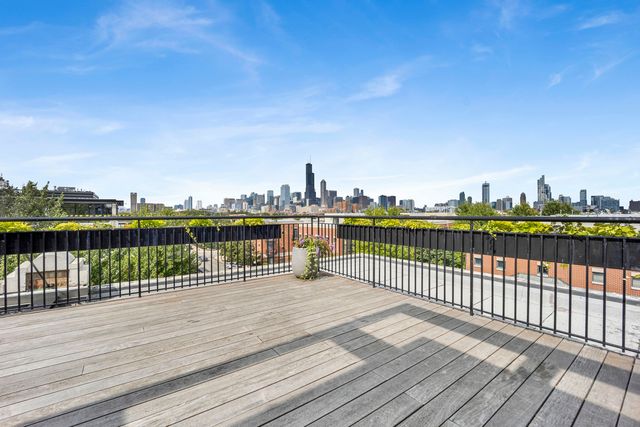 1071 W 15th Street 109, Chicago, IL 60608