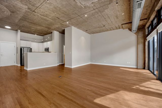 1071 W 15th Street 109, Chicago, IL 60608