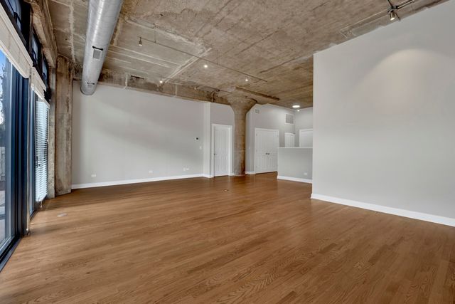 1071 W 15th Street 109, Chicago, IL 60608