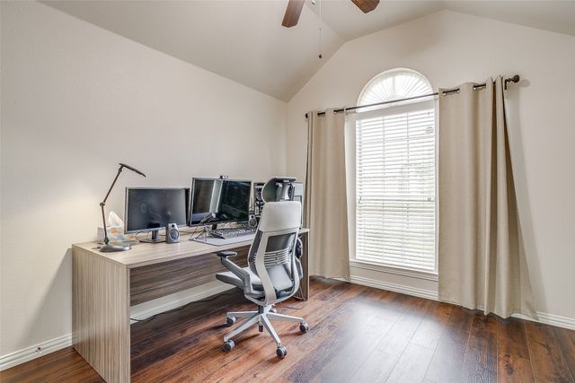 1936 Canterbury Drive, Bedford, TX 76021