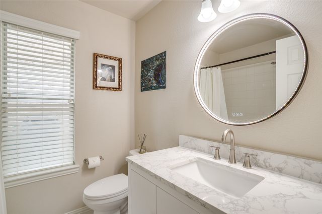 1936 Canterbury Drive, Bedford, TX 76021