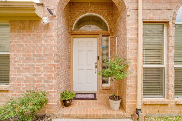 1936 Canterbury Drive, Bedford, TX 76021