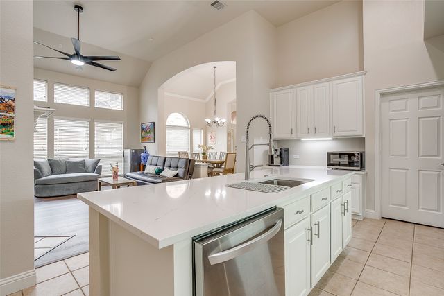1936 Canterbury Drive, Bedford, TX 76021