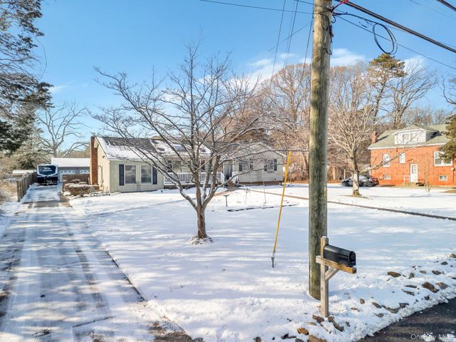 110 Dare Road, Selden, NY 11784