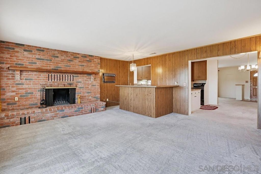 Image 10 of property listing at 2225 Cardinal Drive, San Diego, CA 92123