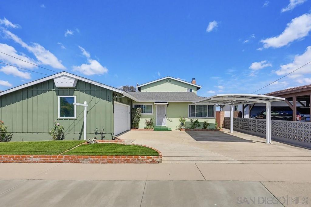 Image 2 of property listing at 2225 Cardinal Drive, San Diego, CA 92123