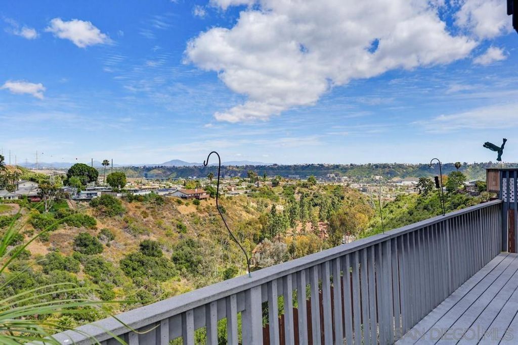 Image 31 of property listing at 2225 Cardinal Drive, San Diego, CA 92123