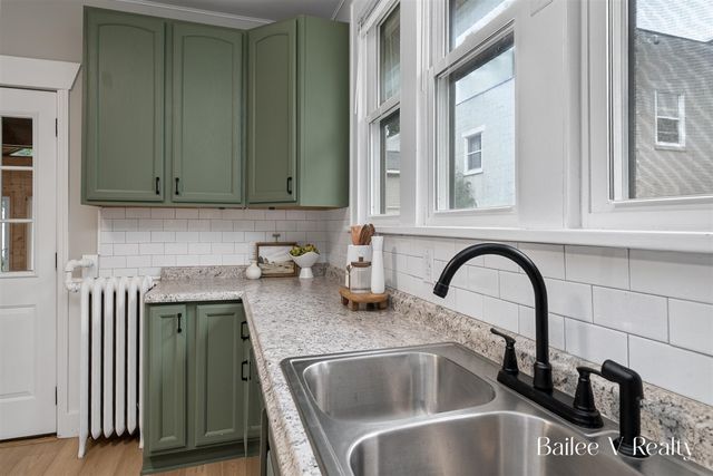 1049 Second Street, Grand Rapids, MI 49504