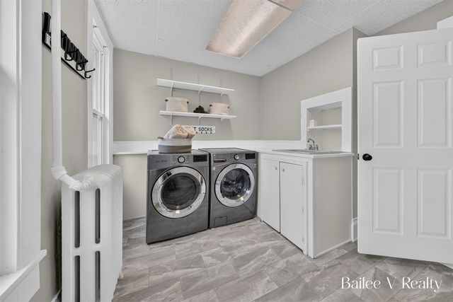 1049 Second Street, Grand Rapids, MI 49504