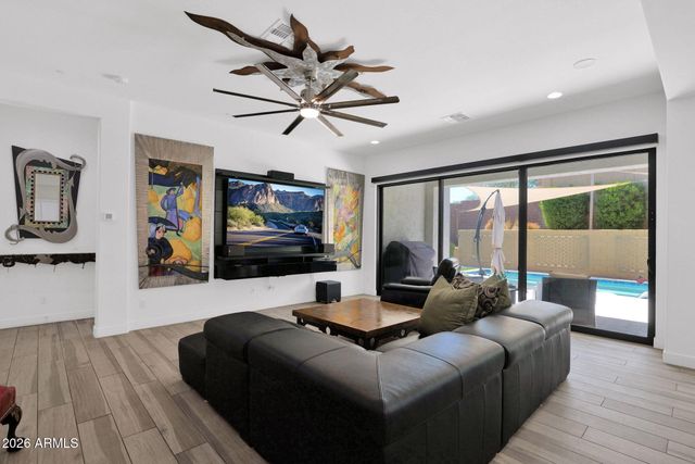 16514 S 7TH Place, Phoenix, AZ 85048