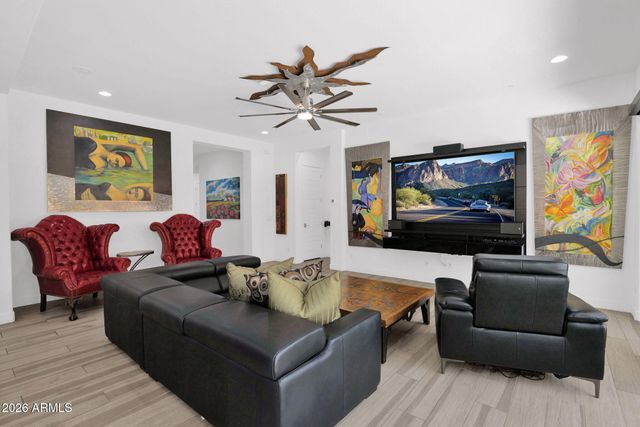 16514 S 7TH Place, Phoenix, AZ 85048