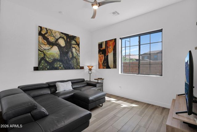 16514 S 7TH Place, Phoenix, AZ 85048