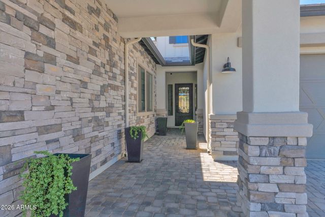 16514 S 7TH Place, Phoenix, AZ 85048