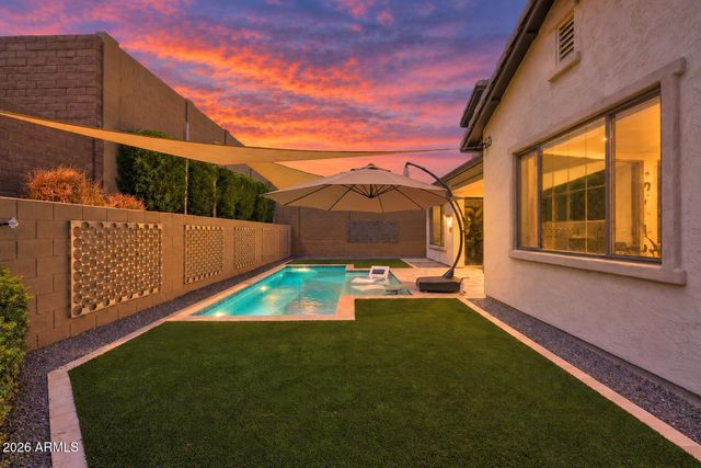 16514 S 7TH Place, Phoenix, AZ 85048