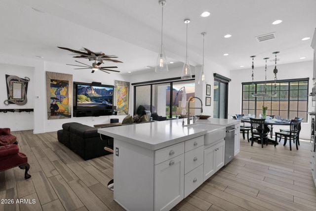 16514 S 7TH Place, Phoenix, AZ 85048