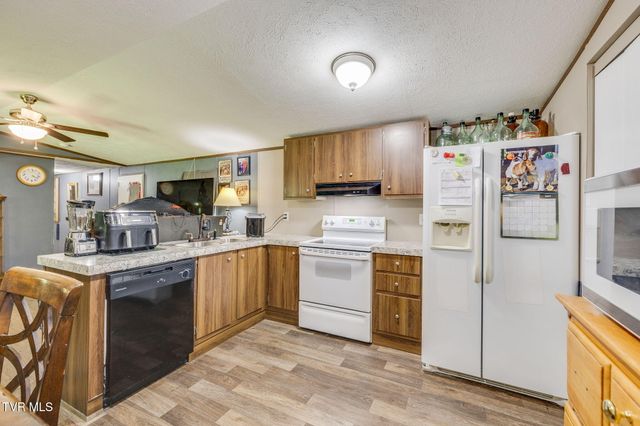 140 Country Lane, Surgoinsville, TN 37873