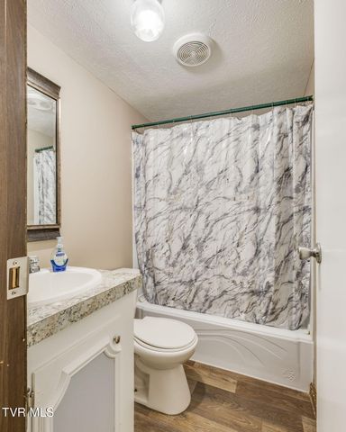140 Country Lane, Surgoinsville, TN 37873