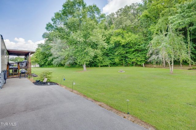 140 Country Lane, Surgoinsville, TN 37873