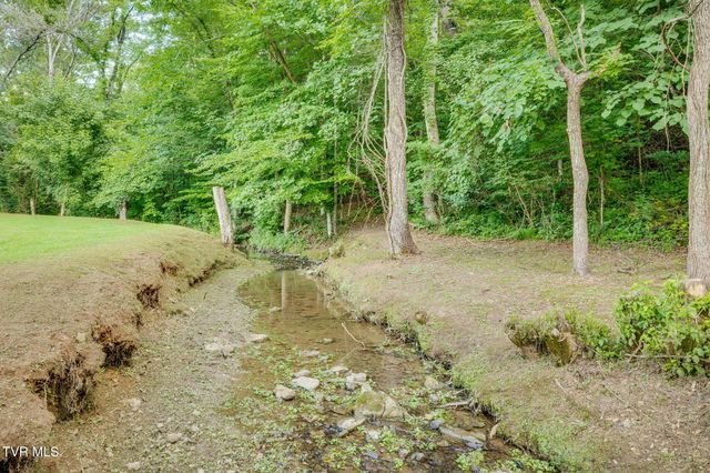 140 Country Lane, Surgoinsville, TN 37873