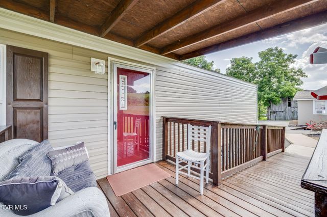 140 Country Lane, Surgoinsville, TN 37873