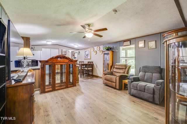 140 Country Lane, Surgoinsville, TN 37873