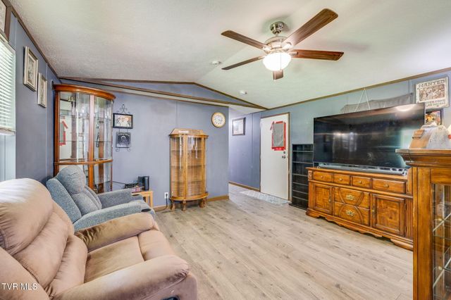 140 Country Lane, Surgoinsville, TN 37873
