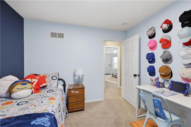 2304 NE SUMMERFIELD Drive, Blue Springs, MO 64029