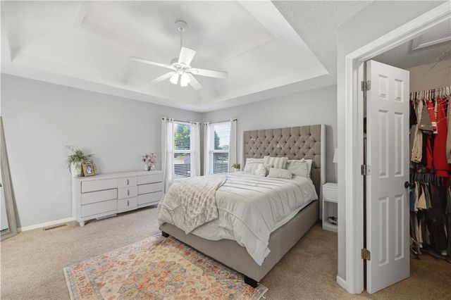 2304 NE SUMMERFIELD Drive, Blue Springs, MO 64029