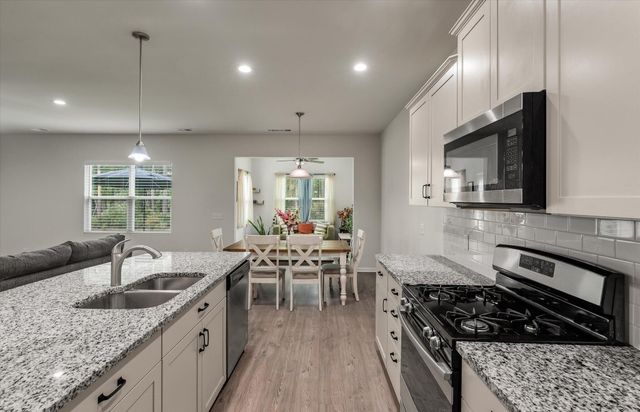 211 Shadybrook Drive, Summerville, SC 29486