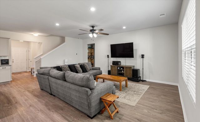 211 Shadybrook Drive, Summerville, SC 29486
