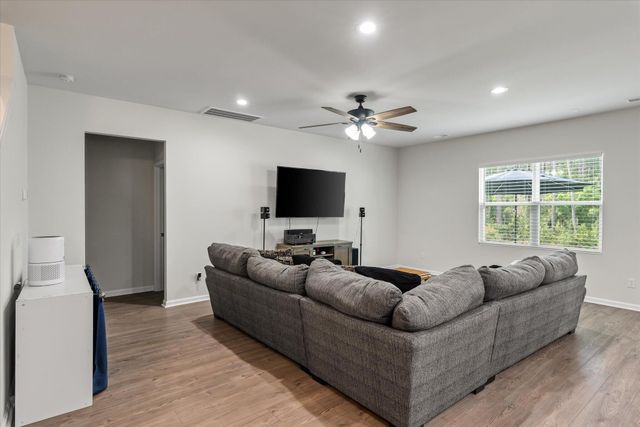 211 Shadybrook Drive, Summerville, SC 29486