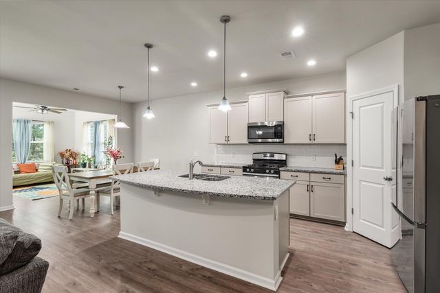 211 Shadybrook Drive, Summerville, SC 29486