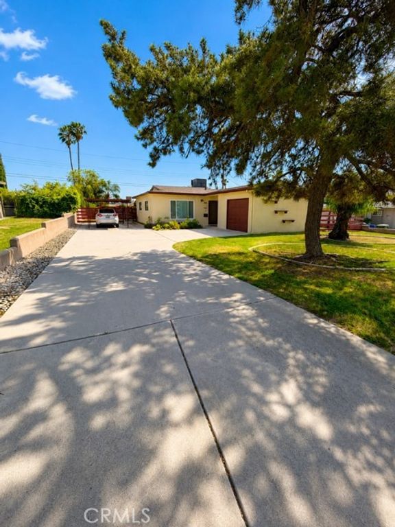 Image 25 of property listing at 25421 Los Flores Drive, San Bernardino, CA 92404