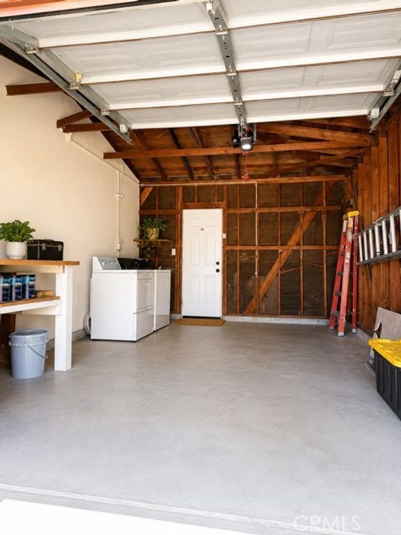 Image 7 of property listing at 25421 Los Flores Drive, San Bernardino, CA 92404