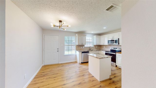 1532 Marion Drive, Dallas, TX 75211