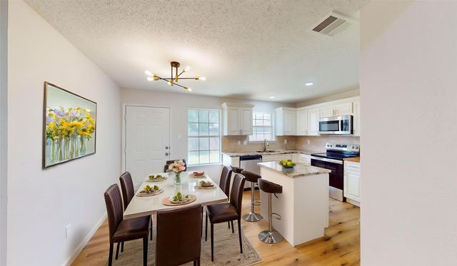 1532 Marion Drive, Dallas, TX 75211