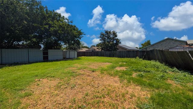 1532 Marion Drive, Dallas, TX 75211