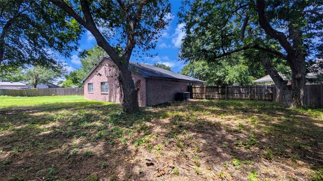 1532 Marion Drive, Dallas, TX 75211