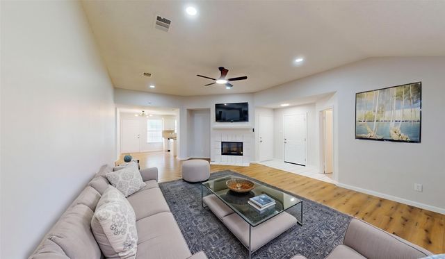 1532 Marion Drive, Dallas, TX 75211