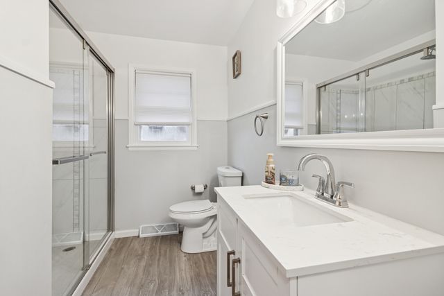 310 Oak Street, North Aurora, IL 60542