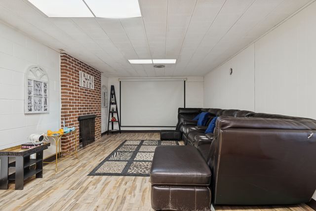 310 Oak Street, North Aurora, IL 60542